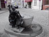 Brunnen vor dem Scheelehaus